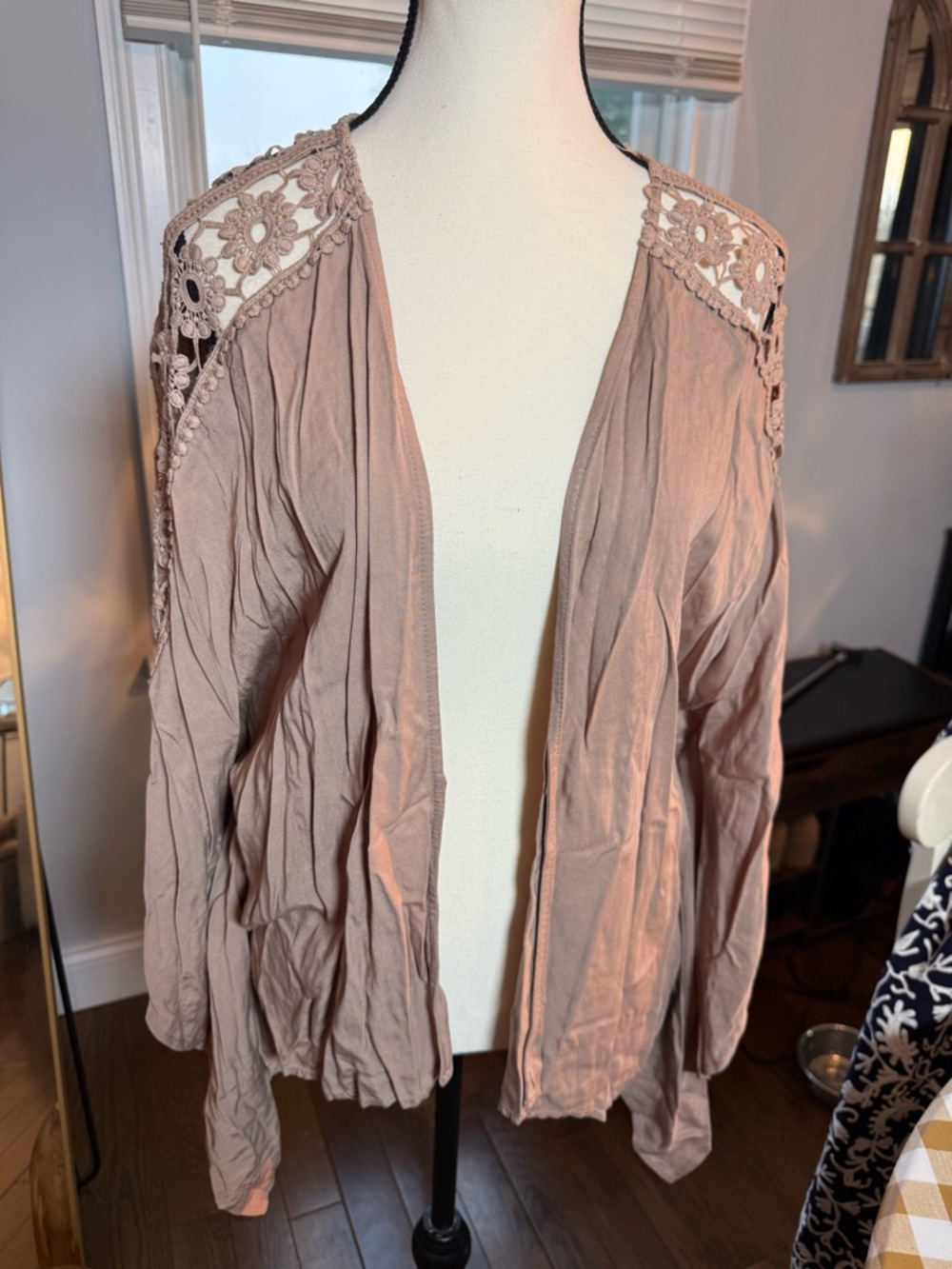 Chilah Crochet-Shoulder Open Cardigan Size Small